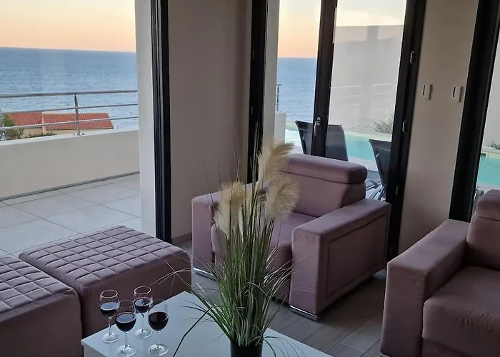 Villa De Soleil A Cerbere, *