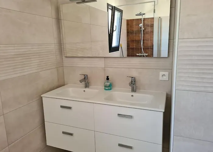 Villa De Soleil A Cerbere,