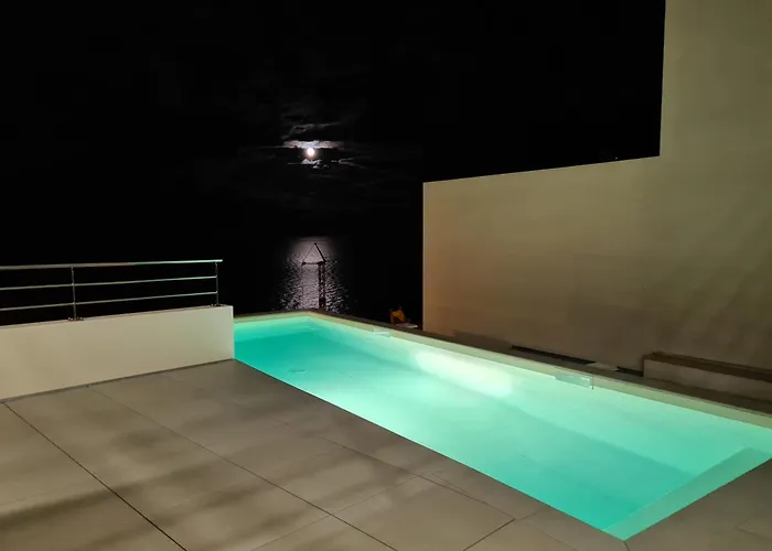 Villa De Soleil A Cerbere,