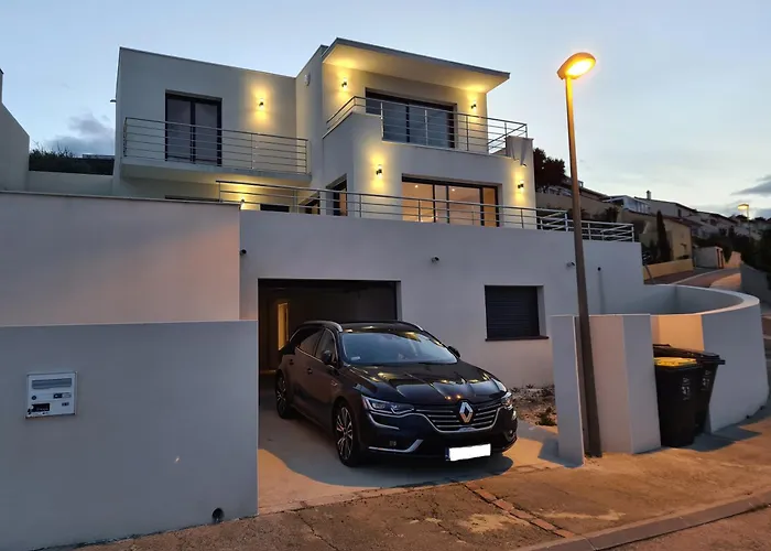 De Soleil A Cerbere, * Cerbère