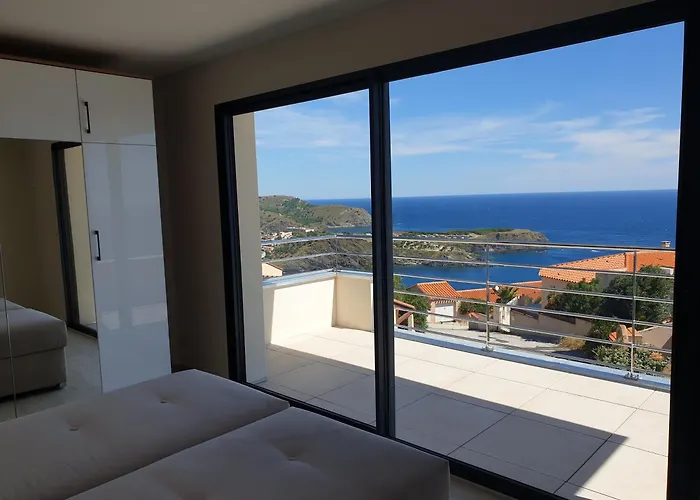 Villa De Soleil A Cerbere, *