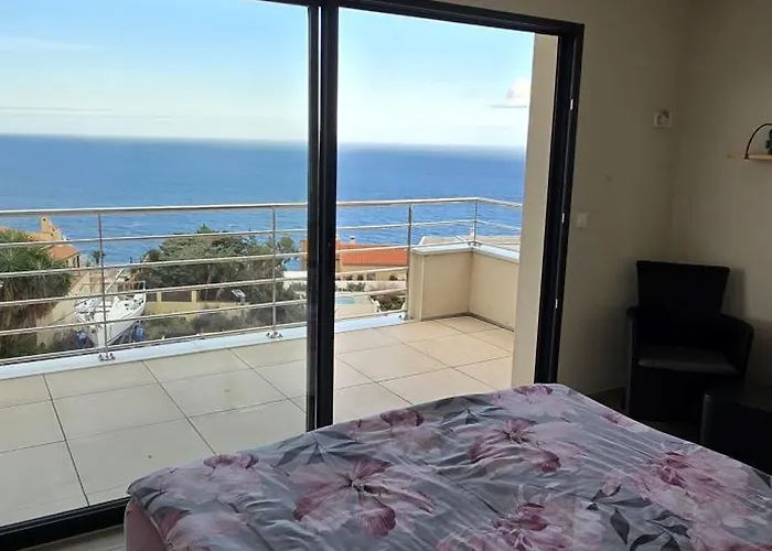 De Soleil A Cerbere, Villa