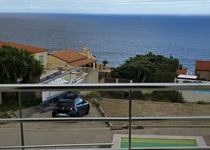 De Soleil A Cerbere, Villa